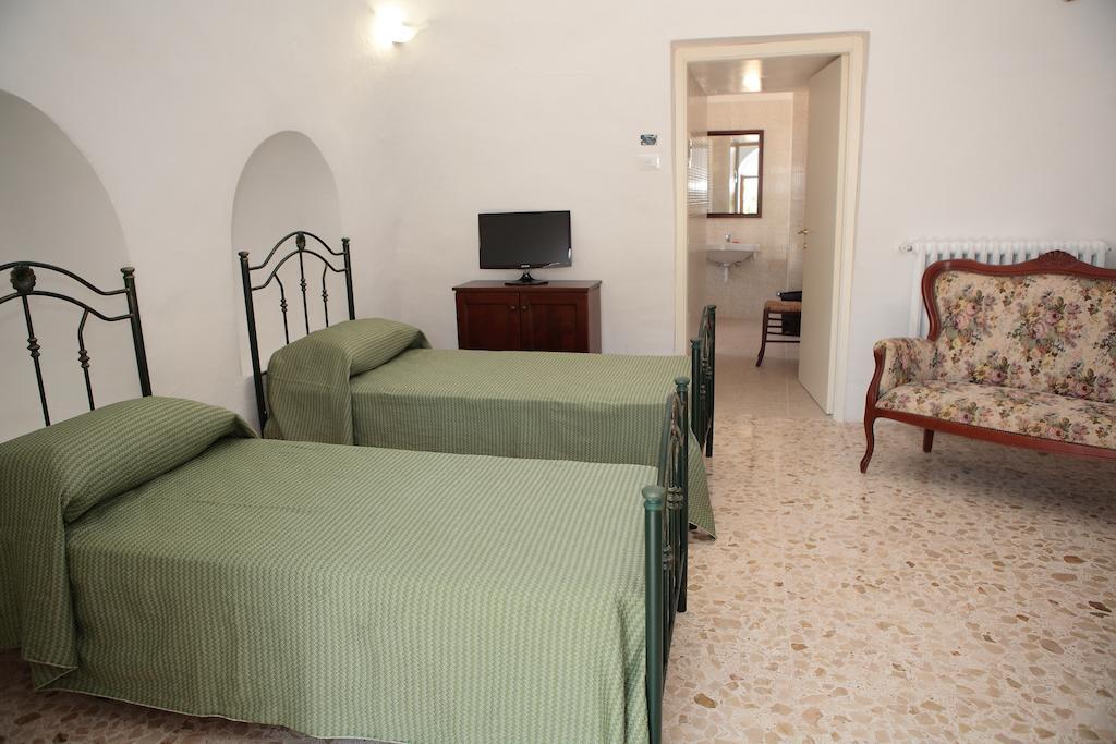 Вилла Agriturismo Masseria Casedde Vecchie Мартина-Франка Номер фото